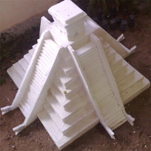 Chicken Itza miniature