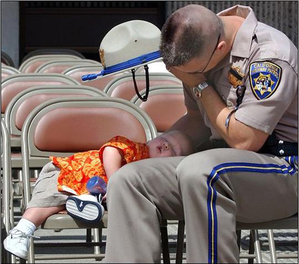 Being a new born and the war with sleep